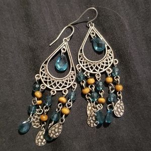 🤪 3 for $7...earrings